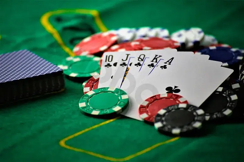 Spela poker hos Kim casino